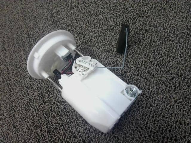 NEW Genuine Suzuki SWIFT 1.0 A2L 2017-24 Fuel Tank PUMP SENDER UNIT 15100-52R41