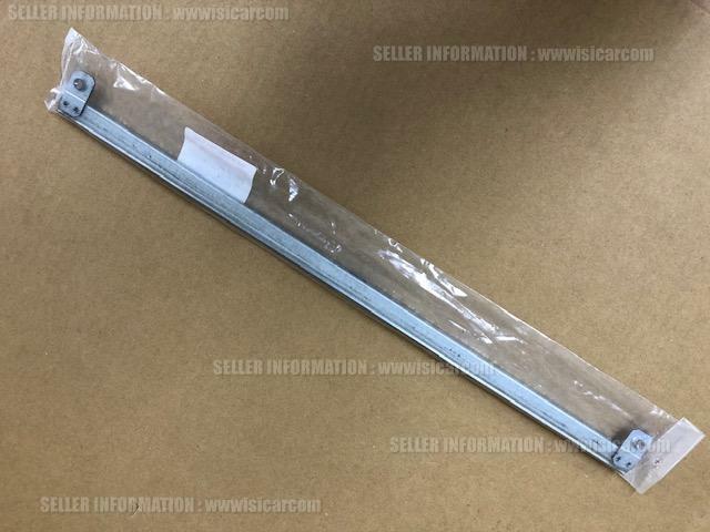 NEW Genuine Suzuki SX4 Front WINDOW CHANNEL & RUBBERS 83610-62B00 2x 83691-76G00