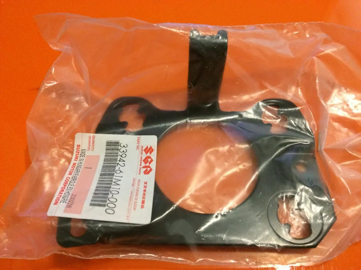 NEW Genuine Suzuki S-CROSS RADAR SENSOR Bracket & Inner Cover 33942-61M10 71792-64R10