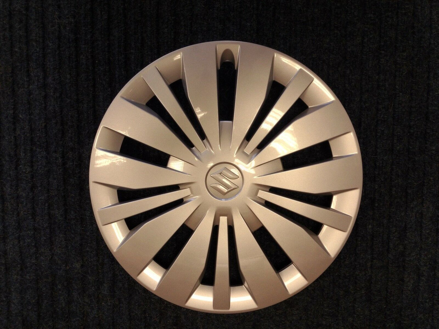 NEW Genuine Suzuki Swift Wheel Trim HUB CAP COVER 15" Silver 43250-68L10-27N