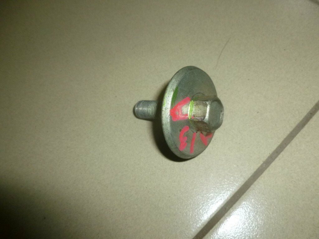 NEW Genuine Suzuki JIMNY Crankshaft Crank Pulley Bolt 12615-85FA0