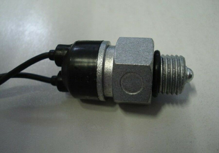 NEW Genuine Suzuki JIMNY Pre 2019 Gearbox Reverse Light Lamp Switch 37610-81A00