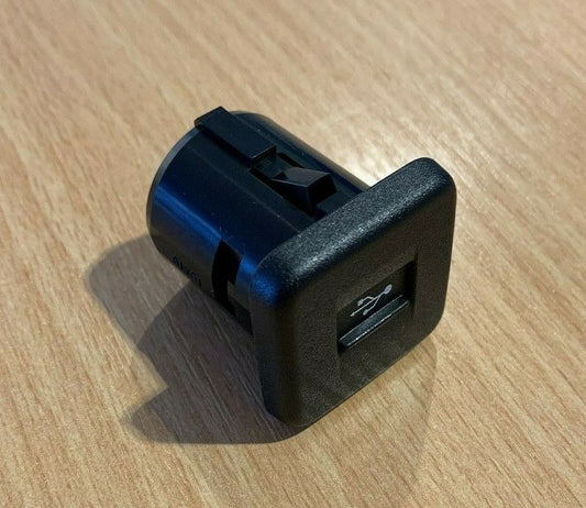 NEW Genuine Suzuki VITARA S-CROSS SWIFT USB Plug Socket Port 39105-54P00