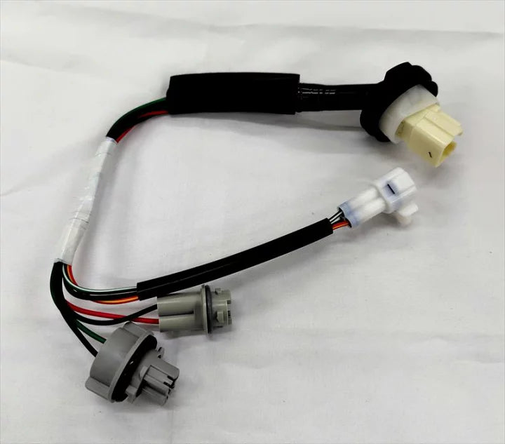 NEW Genuine Suzuki SWIFT SPORT 2017-On REAR LIGHT WIRE LOOM BULB HOLDER 35658-52RA0