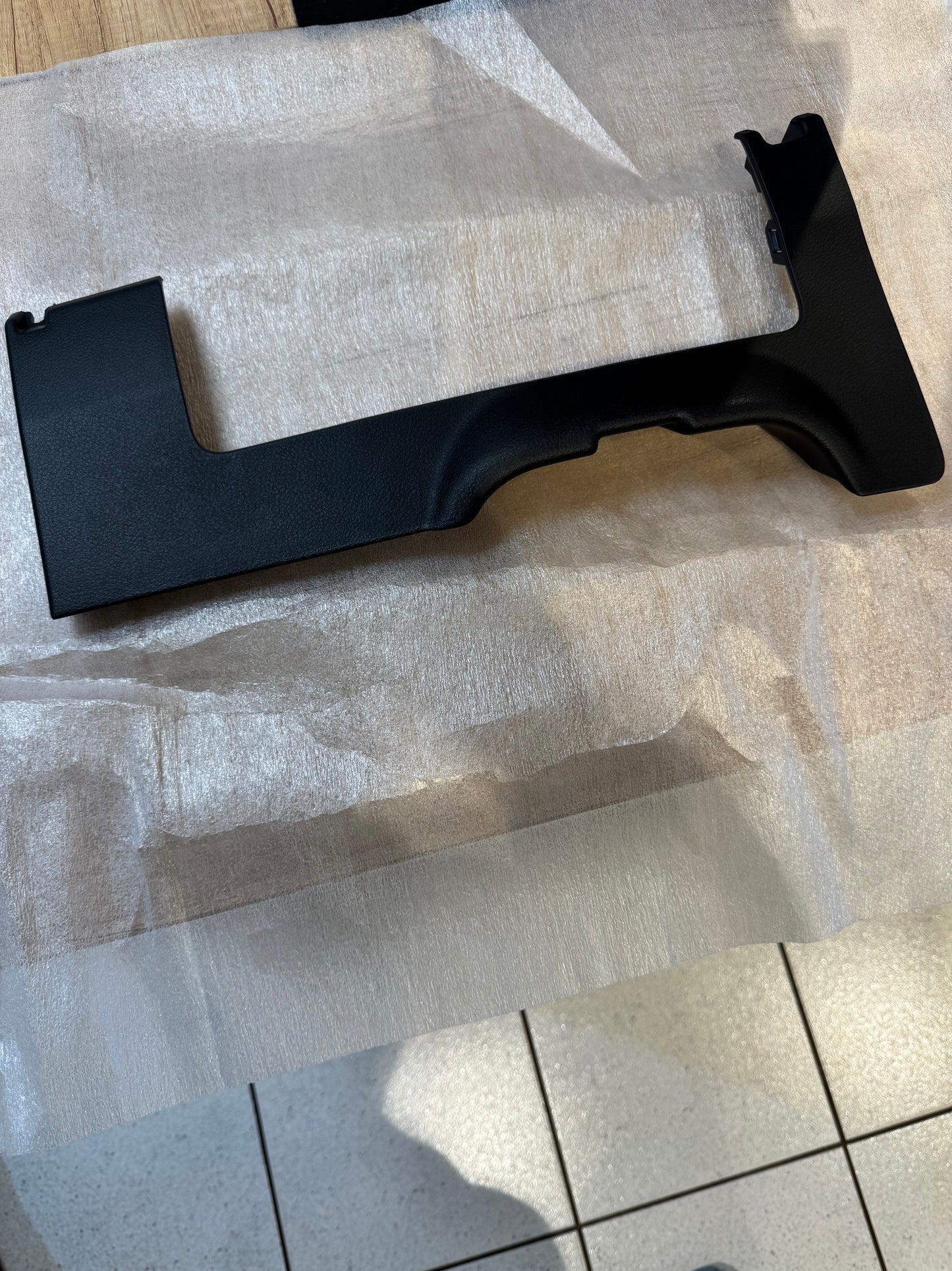 NEW Genuine Suzuki S-CROSS Upper Steering Column Cover 73811-61M00-5PK