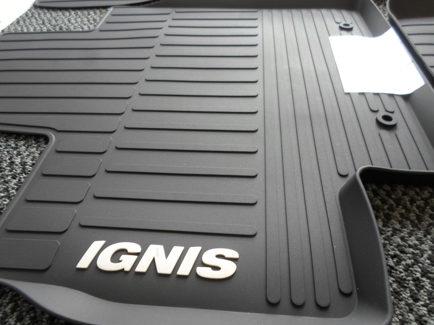 NEW Genuine Suzuki IGNIS LEFT HAND DRIVE 4x Rubber Mats Set Black 75901-62RG1