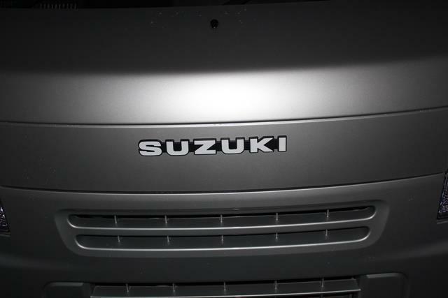 NEW Genuine Suzuki Badge for SJ VITARA Samurai EMBLEM Silver 77814-80000-8VP