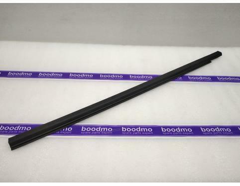 NEW Genuine Suzuki ALTO 2000-2006 Window Door Moulding FRONT RIGHT 83811M79G11