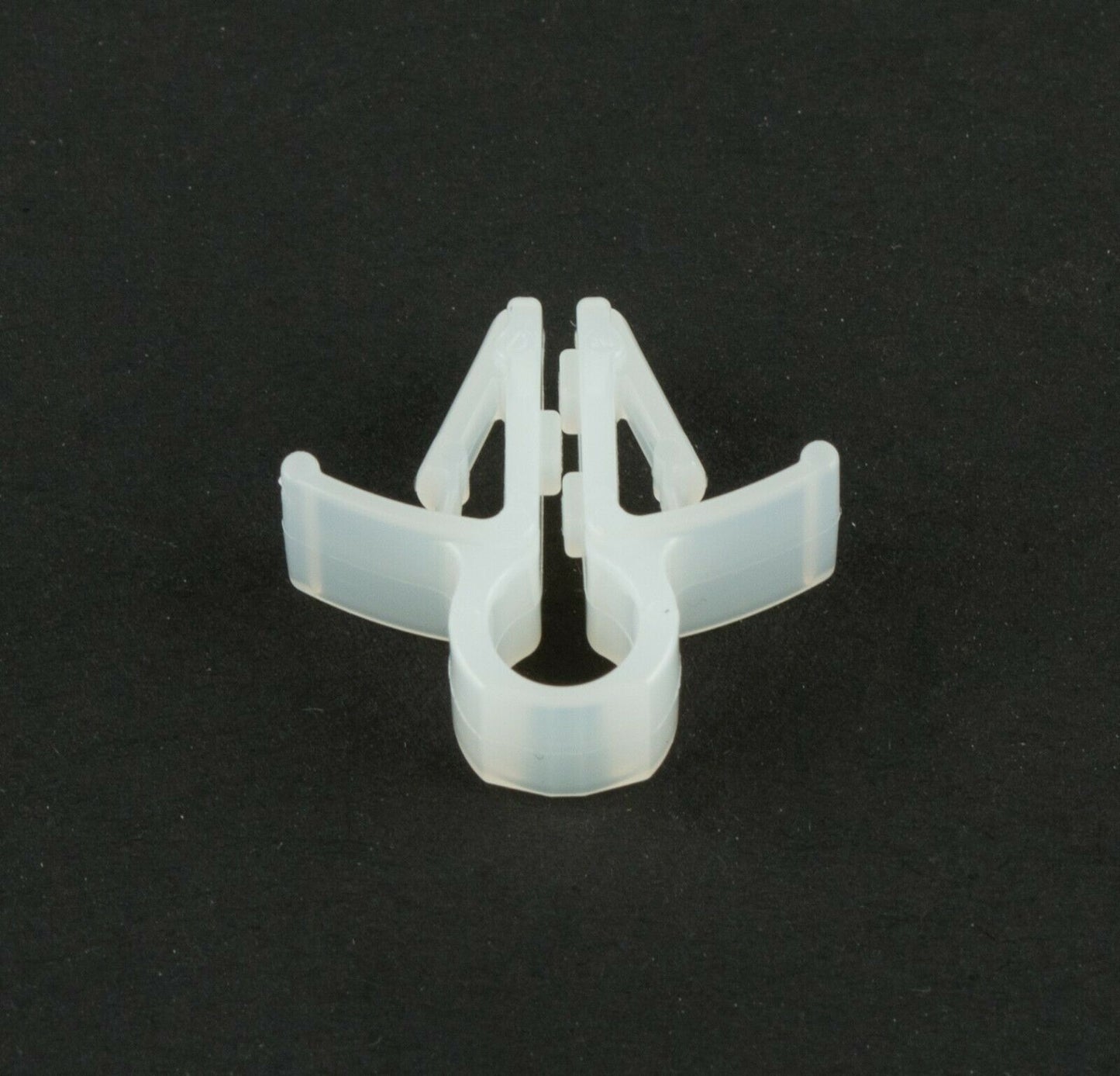 NEW Gen Suzuki S-CROSS Underside Bonnet Rod Stay Clip Holder 09403-04401