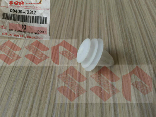 NEW Genuine Suzuki INTERIOR DOOR CARD TRIM CLIPS WHITE 09409-10312 PACK OF 10